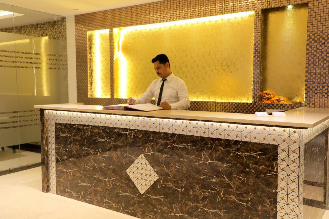 Hotel The Vegas Delhi Airport- A Boutique Hotel นิวเดลี ภายนอก รูปภาพ