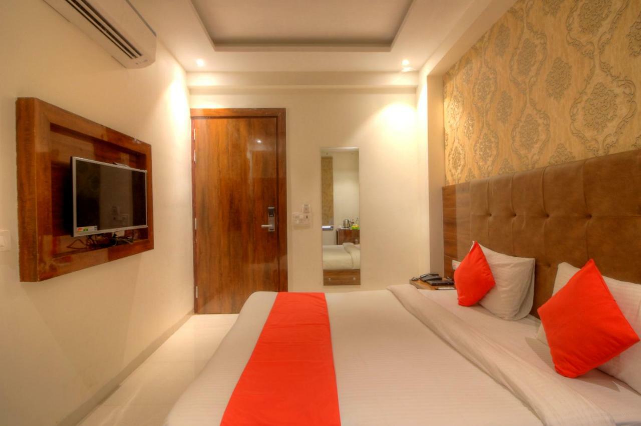 Hotel The Vegas Delhi Airport- A Boutique Hotel นิวเดลี ภายนอก รูปภาพ